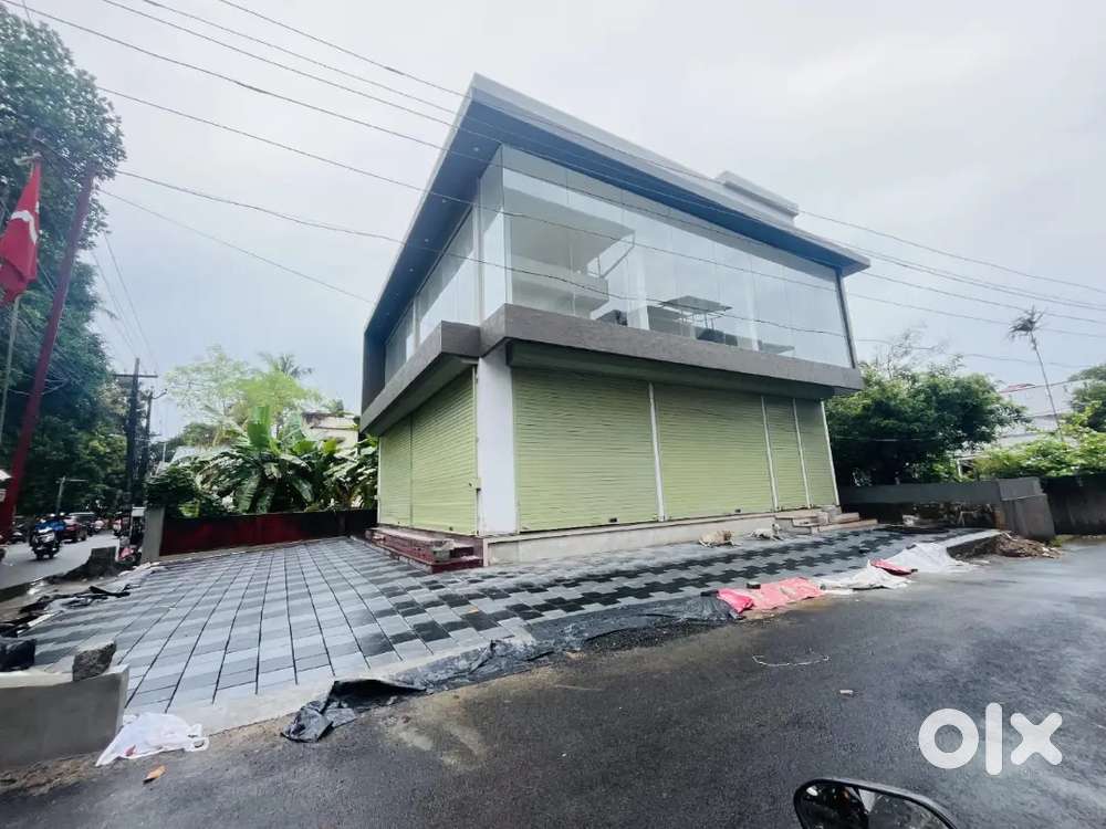 Edapally ponekara Commercial building for sale