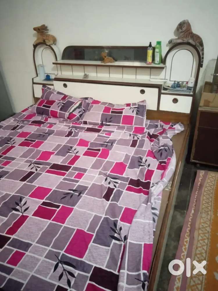 Double Bed with boxes