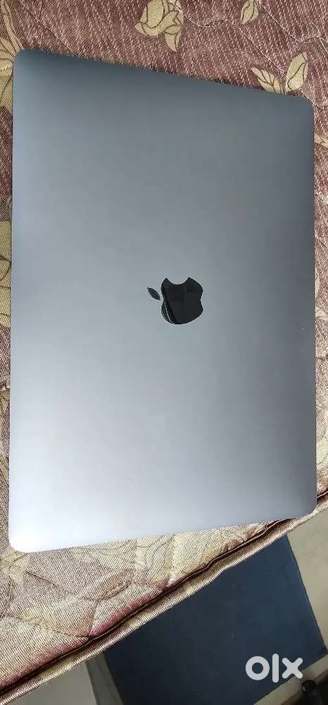 Macbook Pro I7 16gb 512gb touch bar