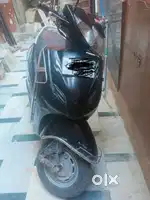Activa scooty bahut hi aachi condition mai hai