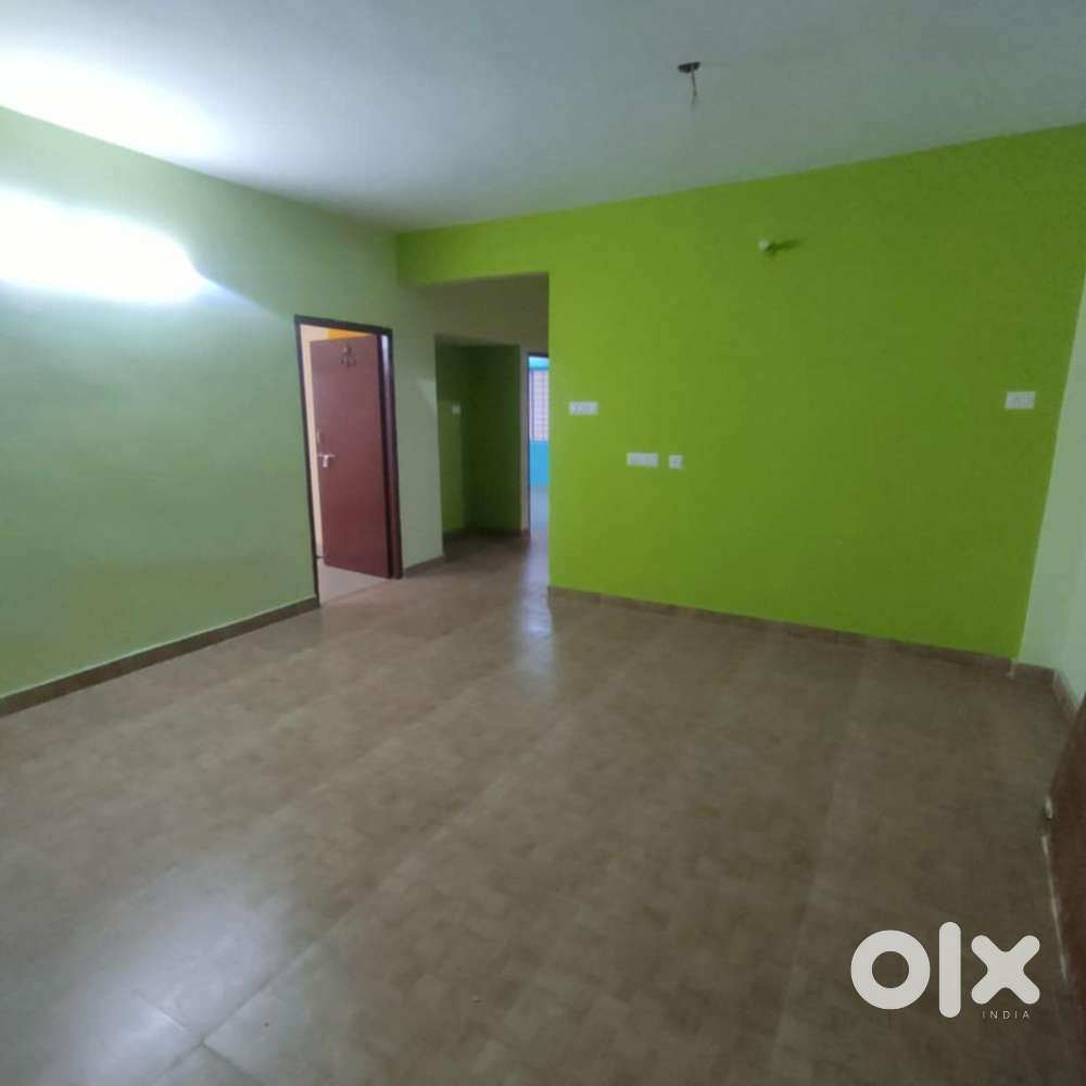 Ready to move flat in the Main Road of Bamunara, Bidhannagar.