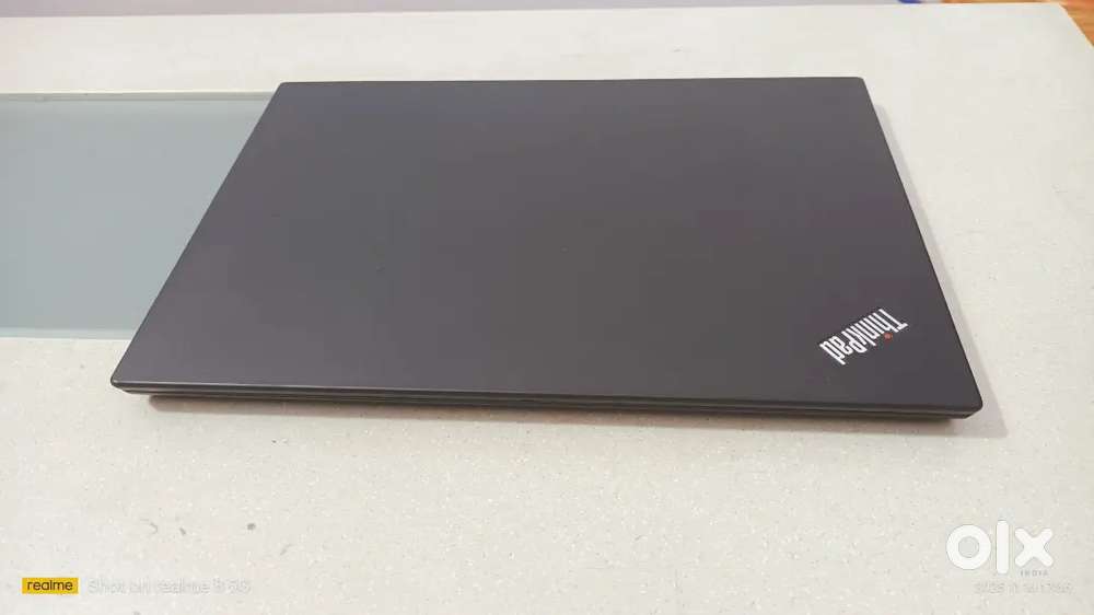 Lenovo ThinkPad Ryzen 5 pro Ram 8gb SSD 256gb graphics 4gb