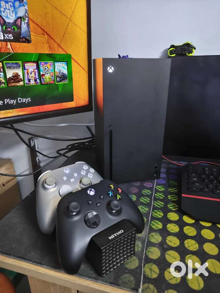 Xbox X 1Tb with 2 Special controllers and Add Charger for controllers