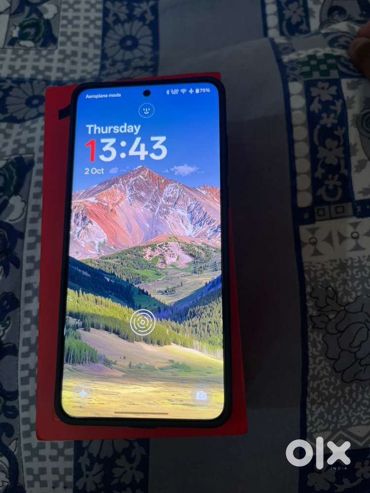 One plus 13 (black) 256gb variant-(Billed on 22/09/2025)