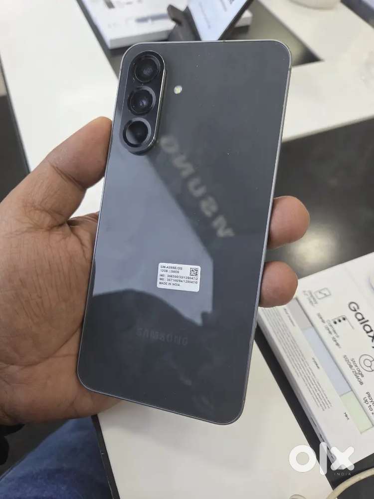 A56 12/256 graphite brand new condition