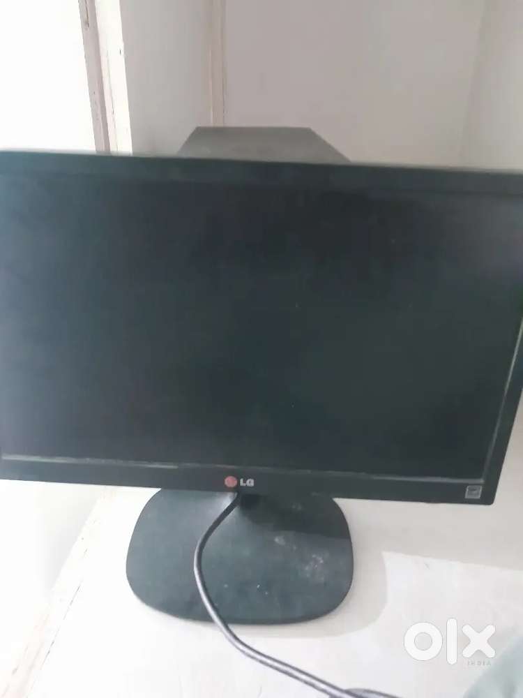LG computer 5868 in very good condition