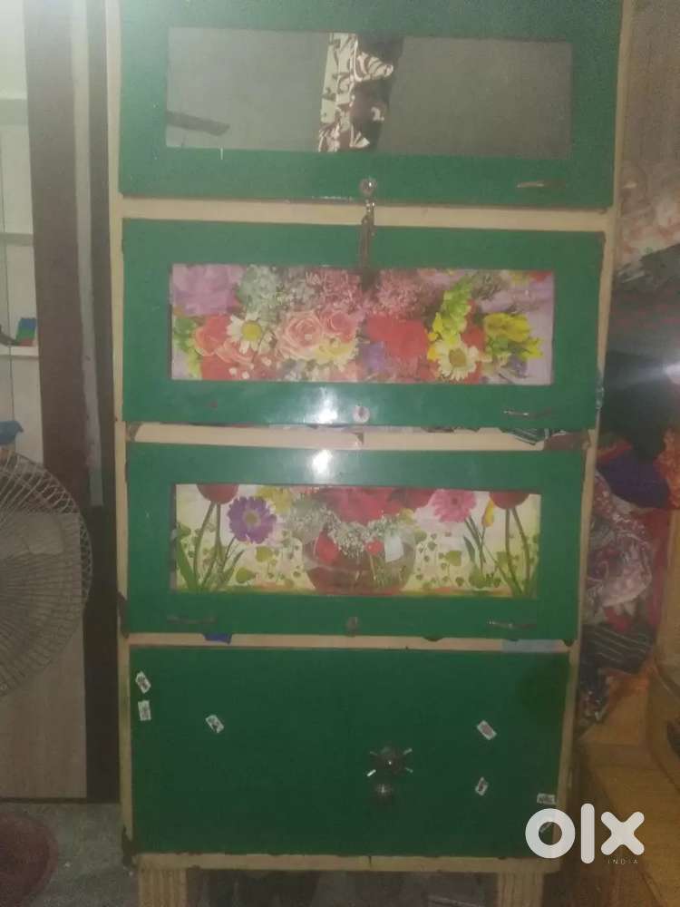 Almirah good condition