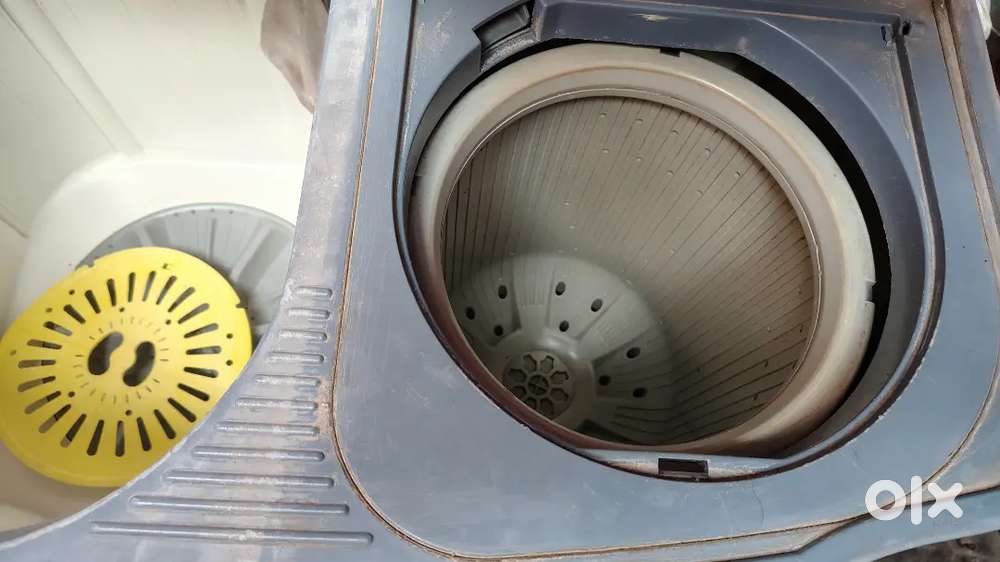 Semi automatic washing machine
