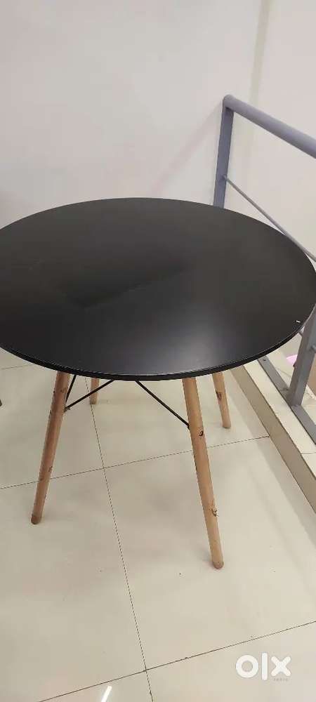 Table & Chair Set in Good Condition – Ready to Use