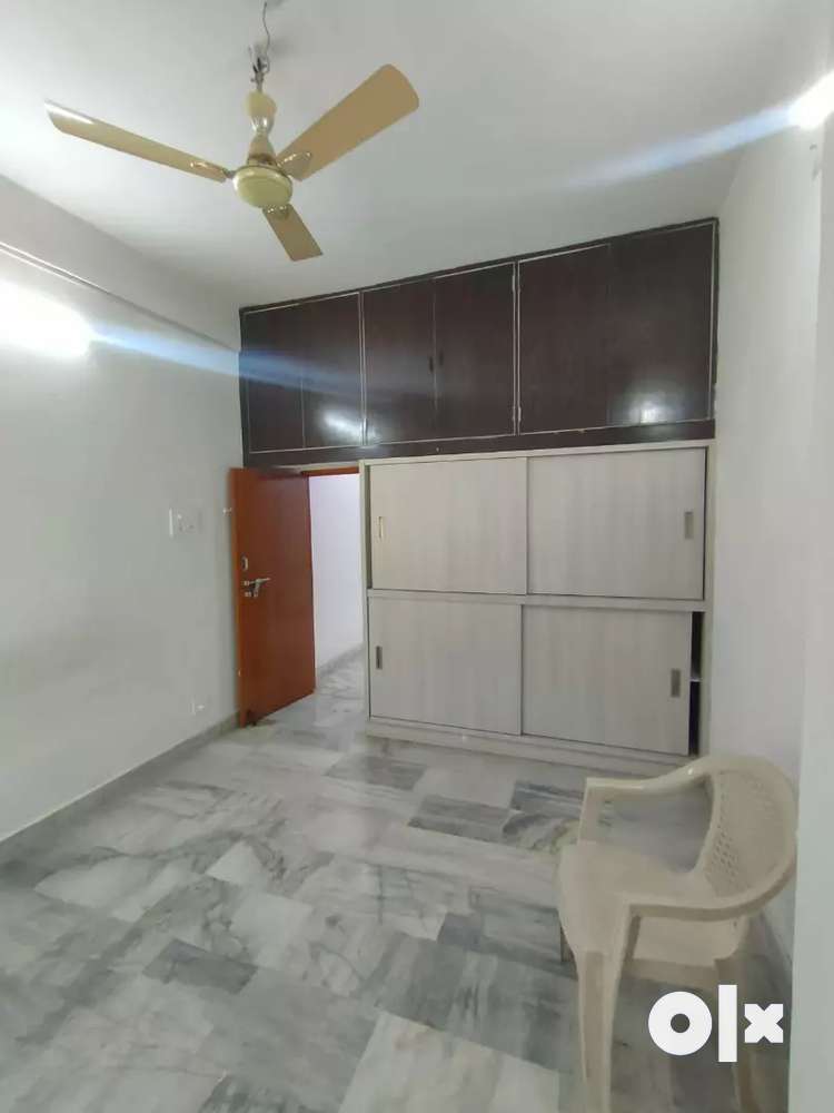 2 bhk flat for rent in Nallakuta
