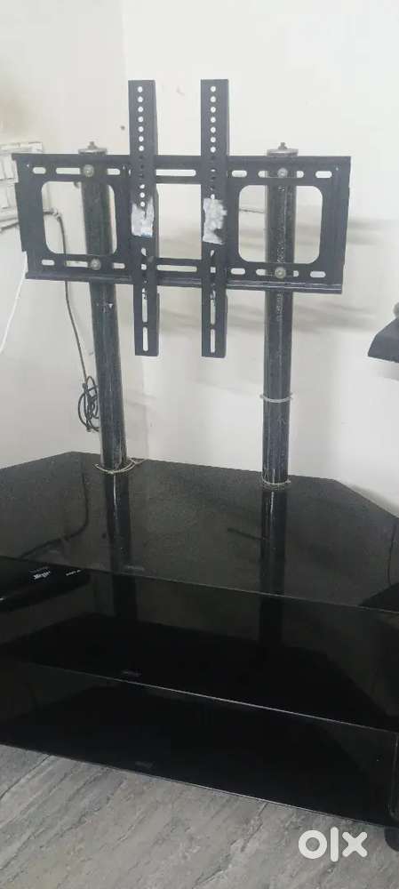 TV Stand (Tempered glass)