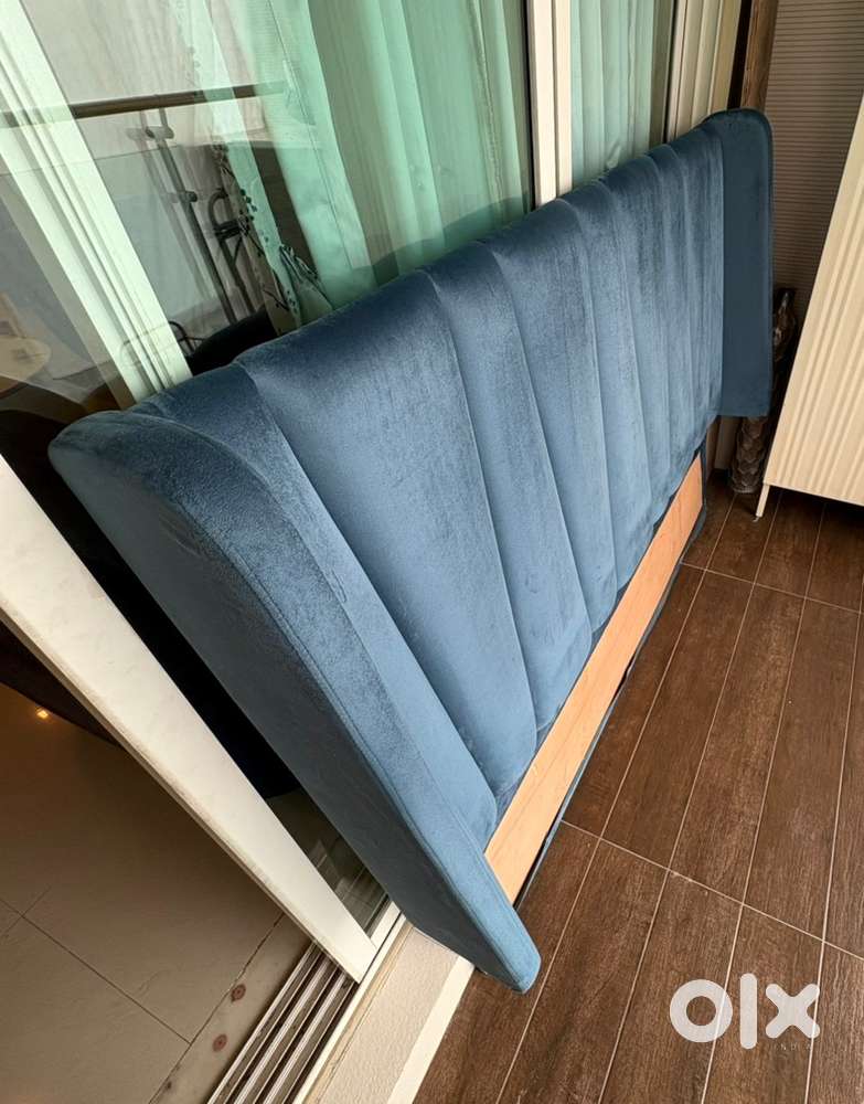 Head rest for queen size bed