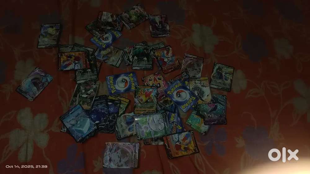 60 Pokemon cards