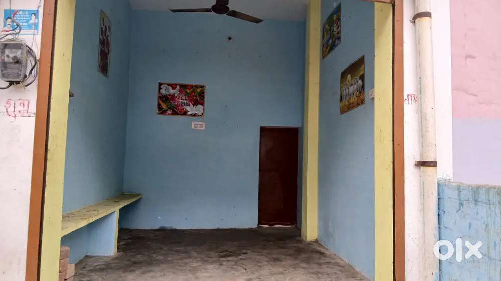 Shop avilable for rent on road.(3000/-)