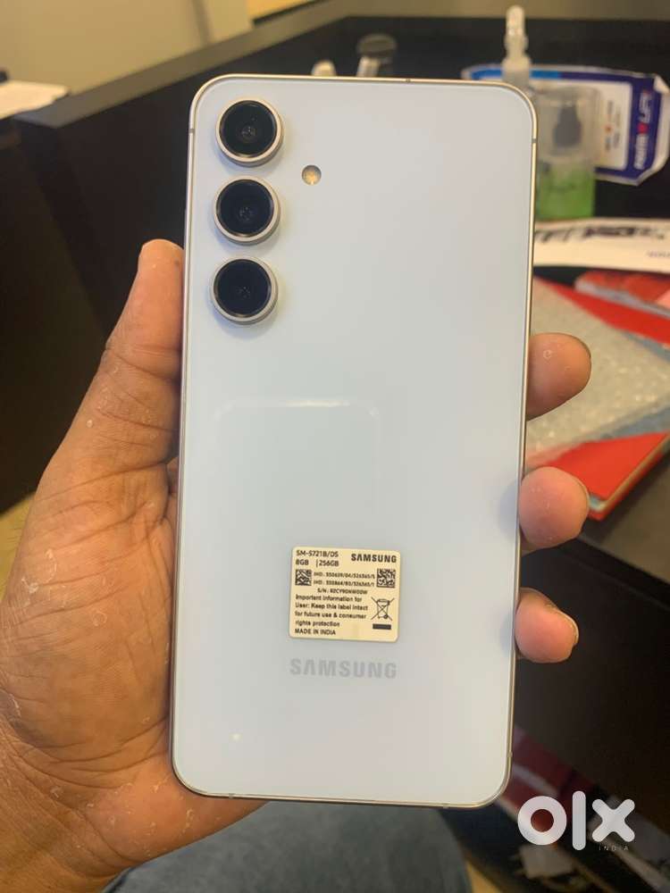 Samsung S24 FE  8/256