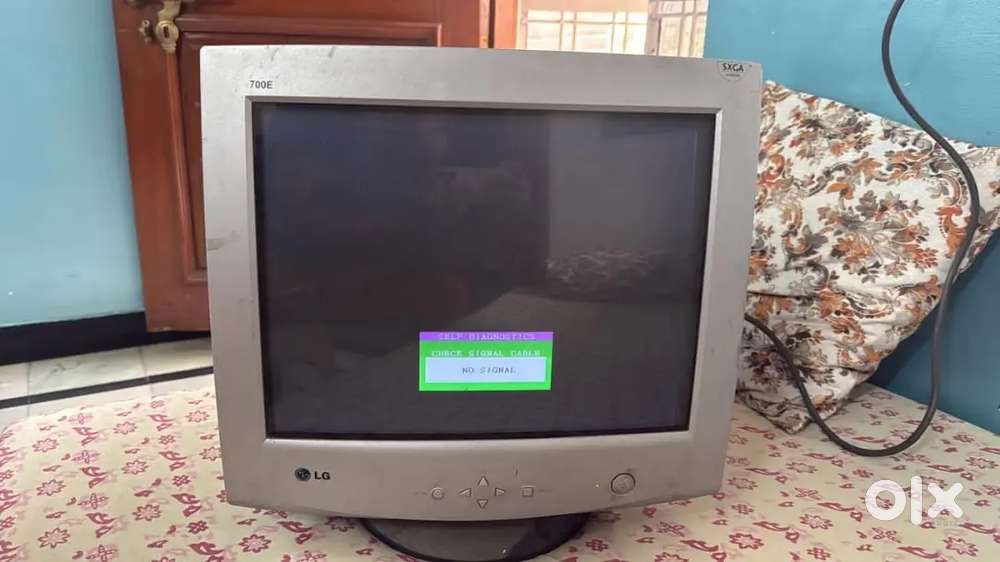LG CRT Monitor (model 700E)