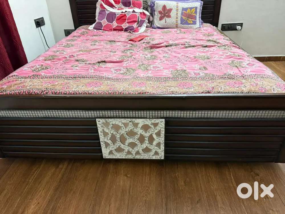 Double bed, single bed