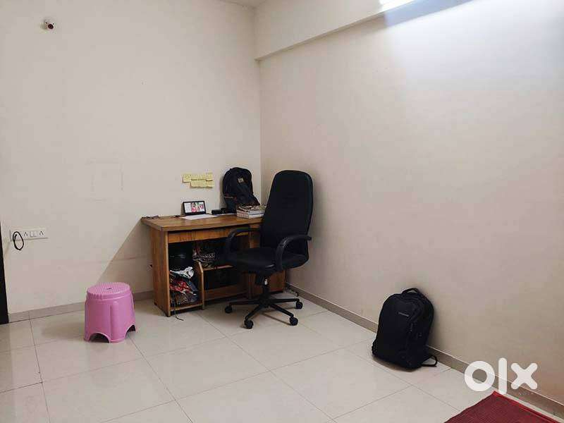 1 BHK Silver Icon For Sell inTathawade