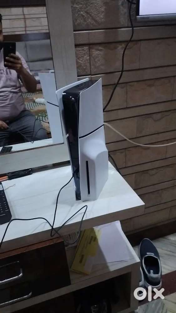 Playstation5 slim disc edition just 5 months old still in warranty