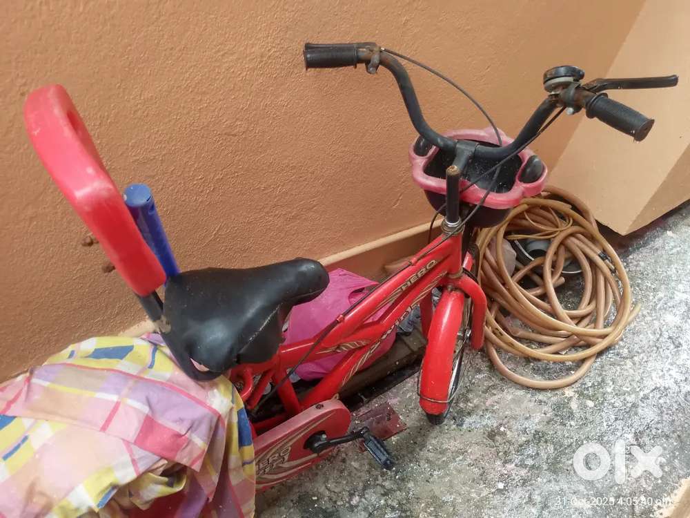 Hero Cycle suitable upto upto 8 years children's