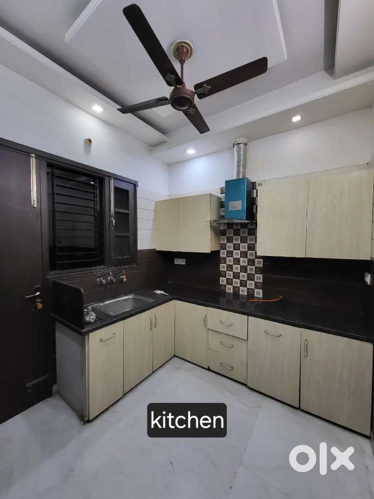 Semi furnished 2 room set at avtar avenue