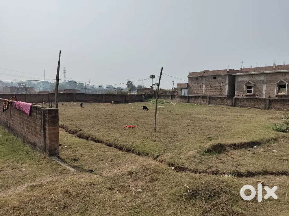 Land with complete boundary