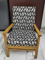 Cushioned easy Chairs in Dimna Road
