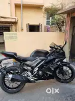 R15 V3 Dual Abs (Dark Knight Edition)