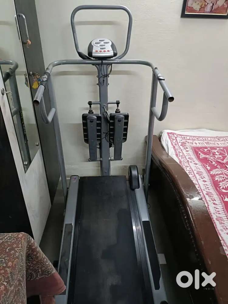 Treadmill for salee