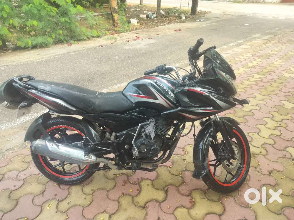 Bajaj discover 150 cc. (well maintained)
