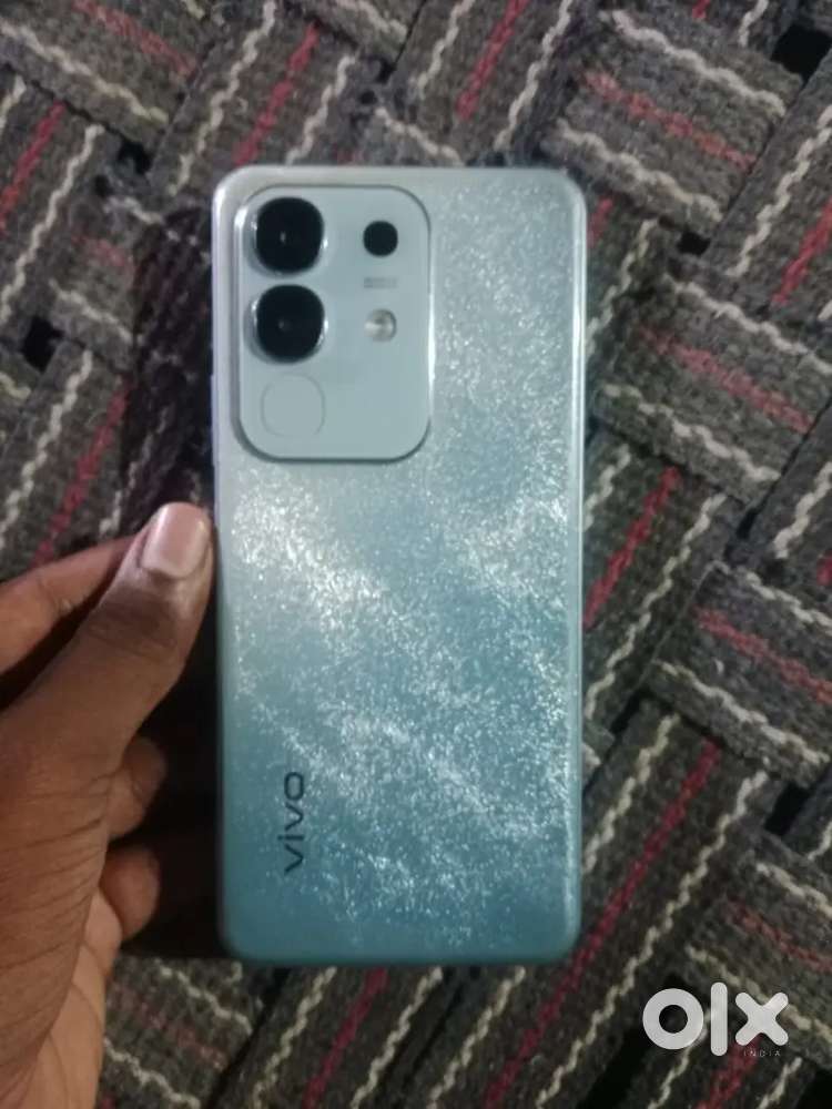 Excellent working condition - charger and box available