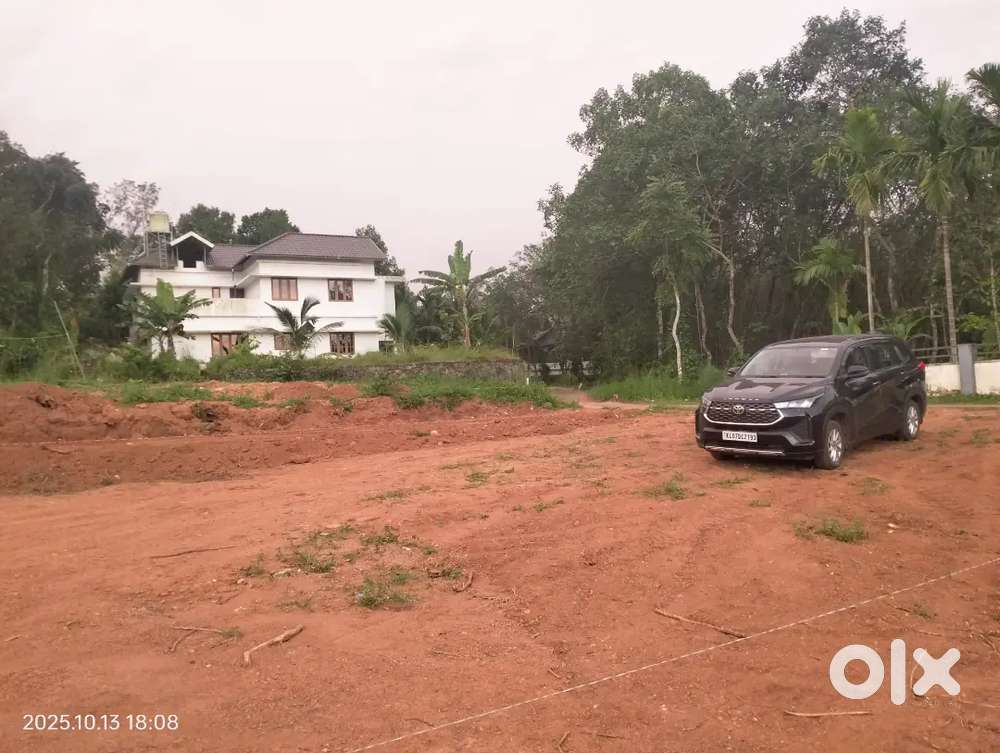 Ernakulam Thiruvaniyoor town plot for sale