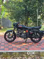 Royal Enfield Classisc 350 Stealth Black
