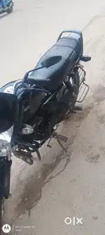 Two wheeler machanic with tyre service