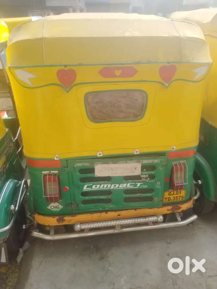 Urgent jarurat hai ek girls ki jo shop per baith sake aur 9 se 6 baith