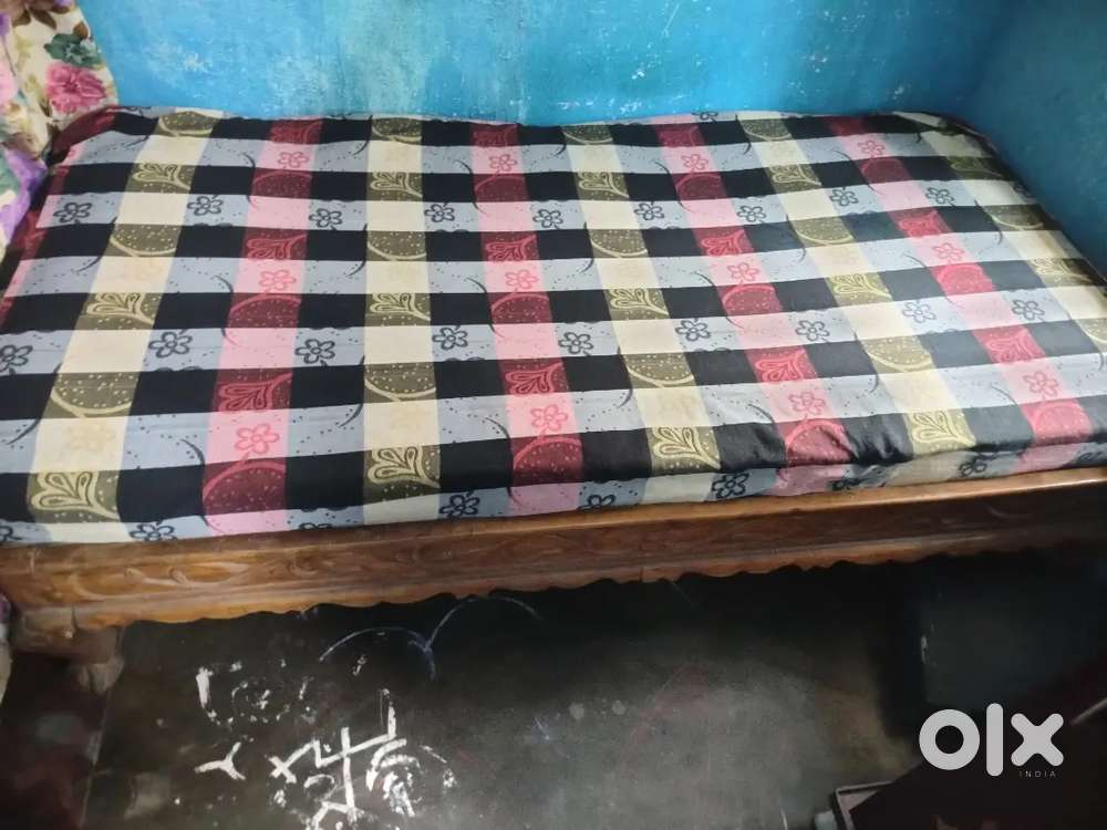 Diwan cot single with mattress.  No pillows