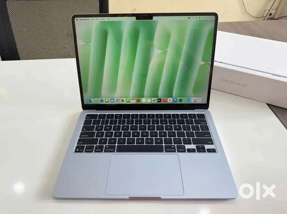 Apple 2025 MacBook Air (13-inch (8-core GPU,16GB Memory,256GB)