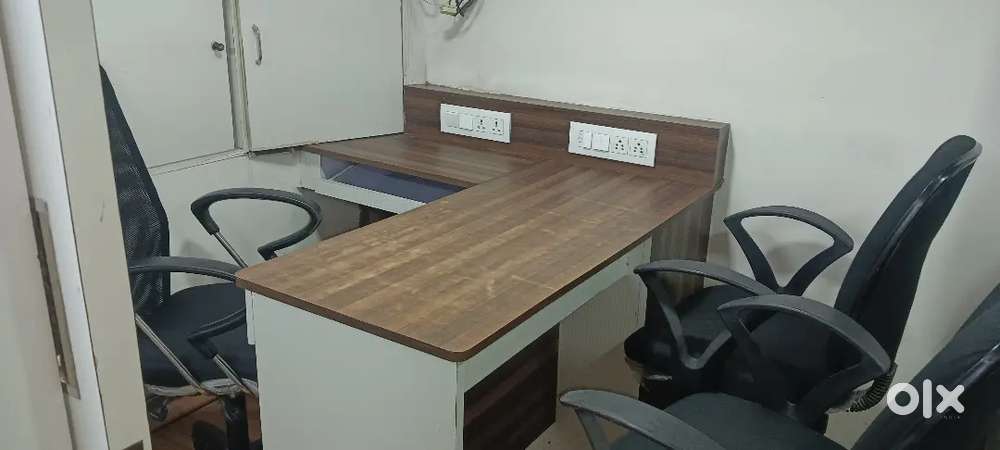 FULLY FURNISHED WITH CENTRALIZED AC OFFICE AVAILABLE FOR RENT