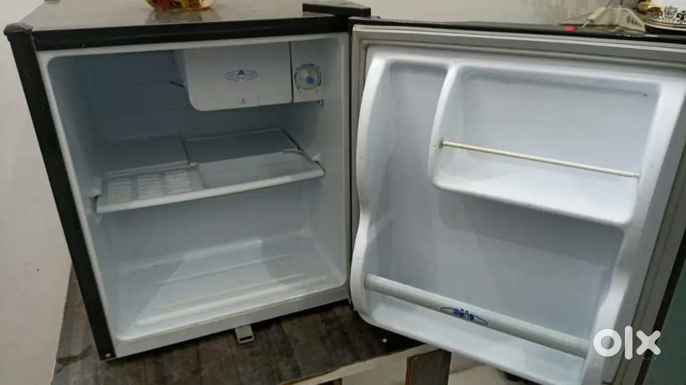 Sansui mini fridge like new