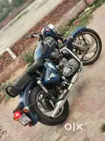 Royal Enfield Classic bullet 
1st Owner 
Allow wheels 
Disc brake