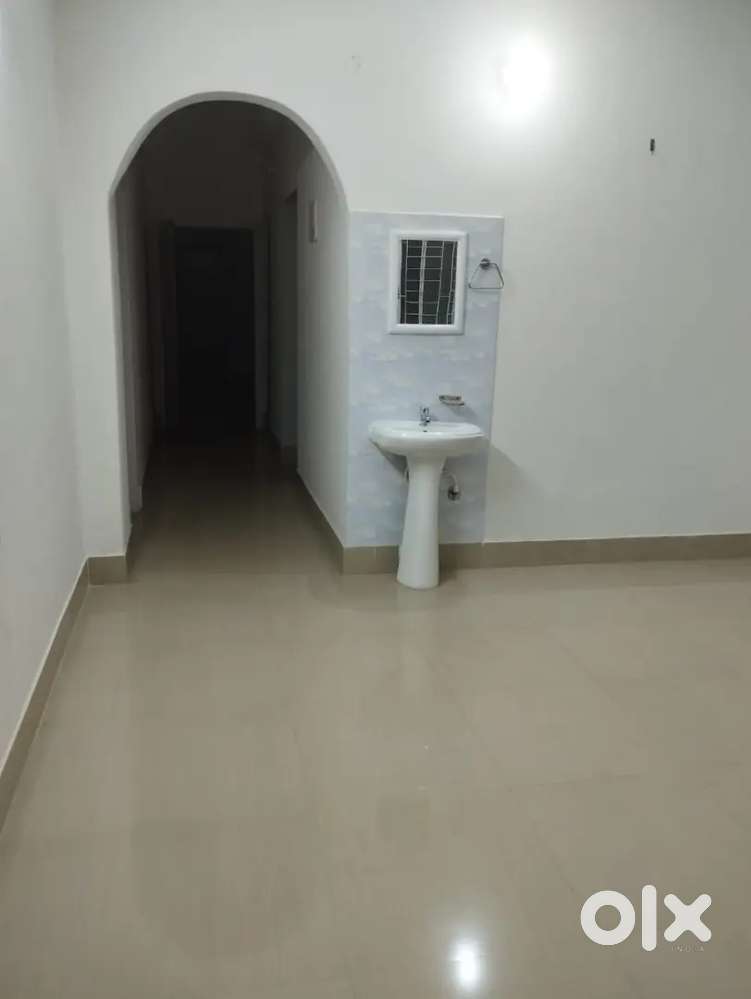 2bhk room available
