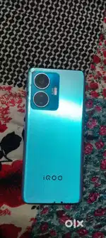 iQOO Z6   4g h  display change h aur koi problem nahin