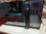 Samsung Microwave Oven – Good Condition (Model: CE78JD-MTL)