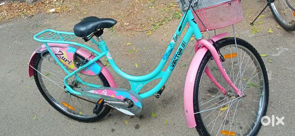 BICYCLE FOR SALE WITH FRONT BASKET