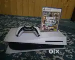 Ps5 CD version with original controller and one CD gta 5