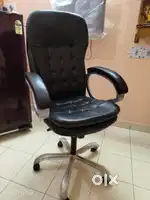 Premium ergonomic Office Chair - 8 month warranty left