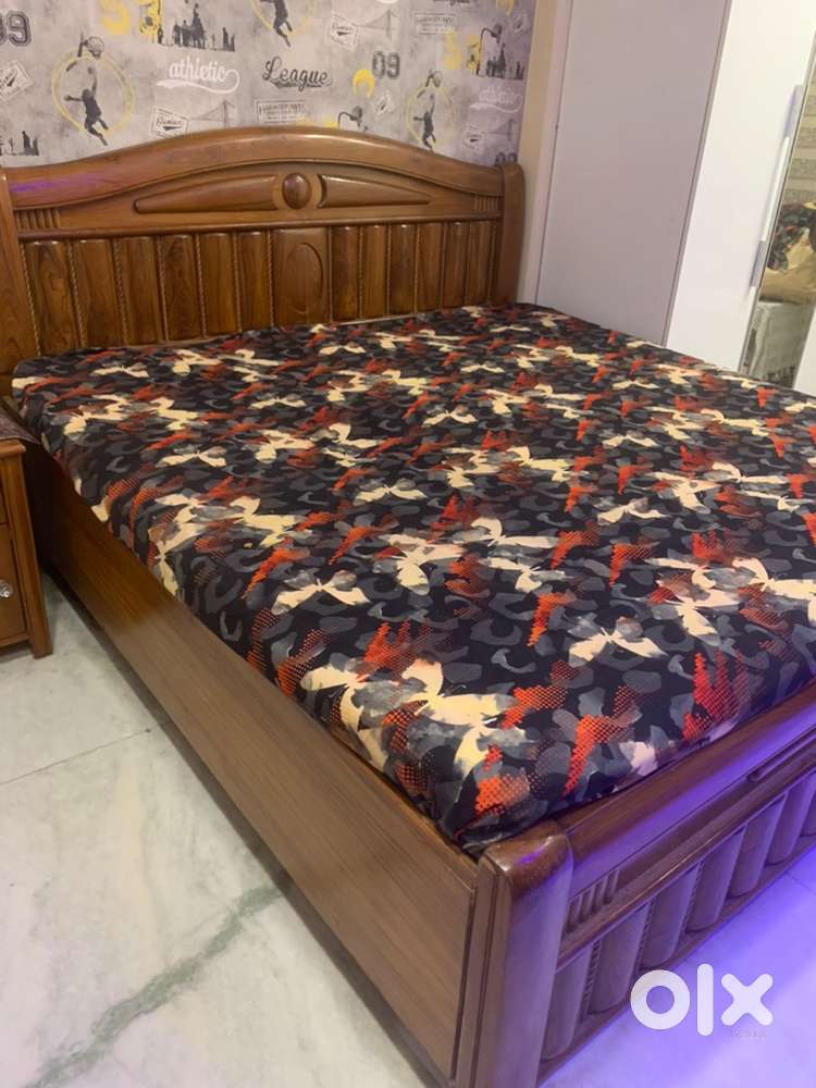 2 mirrors and Double Bed with mattress in teak wood 6’x6’