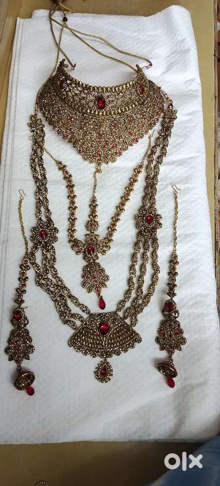 Bridal jewellery set