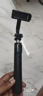 V COOL SELFIE STICK  NEW CONDITION