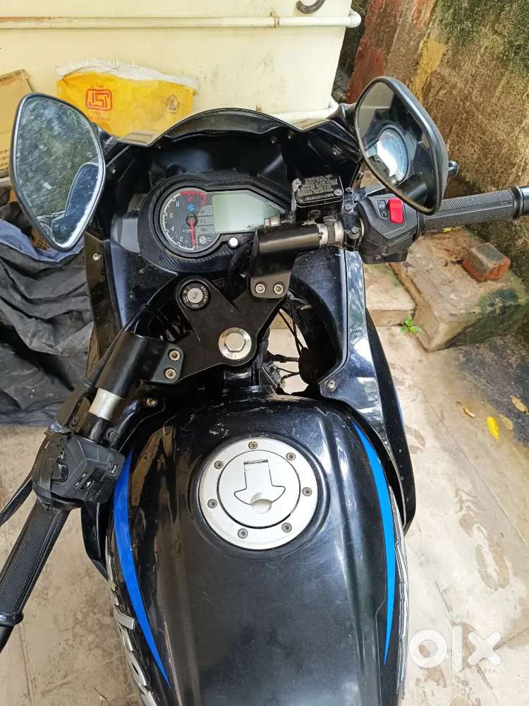 Pulsar 220 F 2023 model